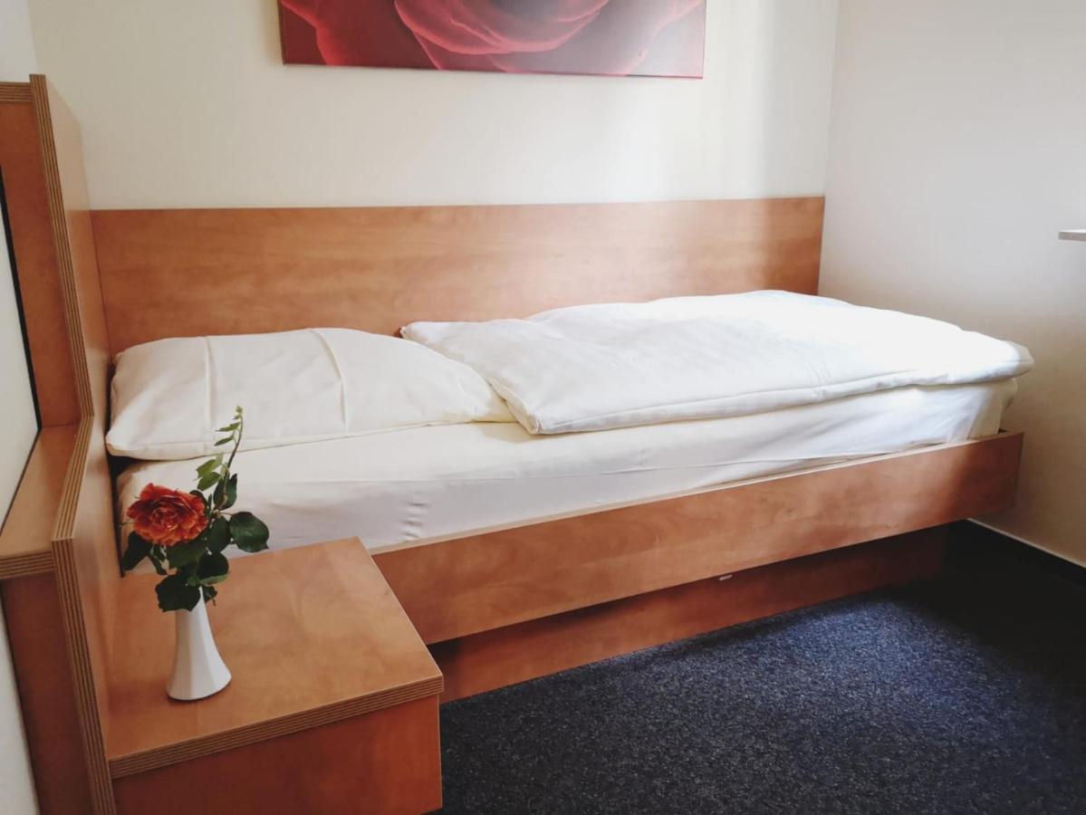 Hotel Meuser 威斯巴登 外观 照片